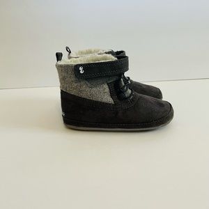 Surprize by Stride Rite Size 18-24 Months